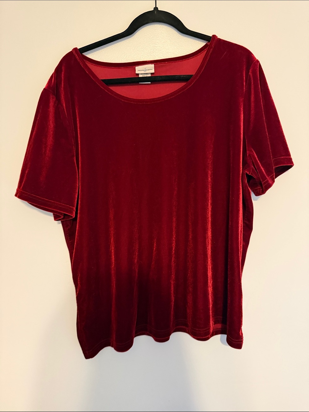 Jaclyn Smith Velvet Short Sleeve Tee in Deep Red